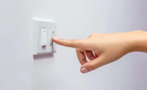 Cómo ahorrar en la factura de la luz y el gas en España: guía completa para pagar menos sin perder confort